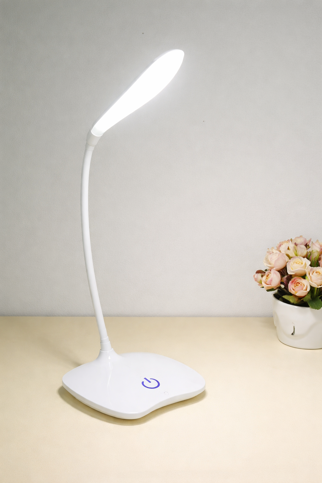 LED Desktop Reading Lamp – Eye-Care Desk Light for Study & Work